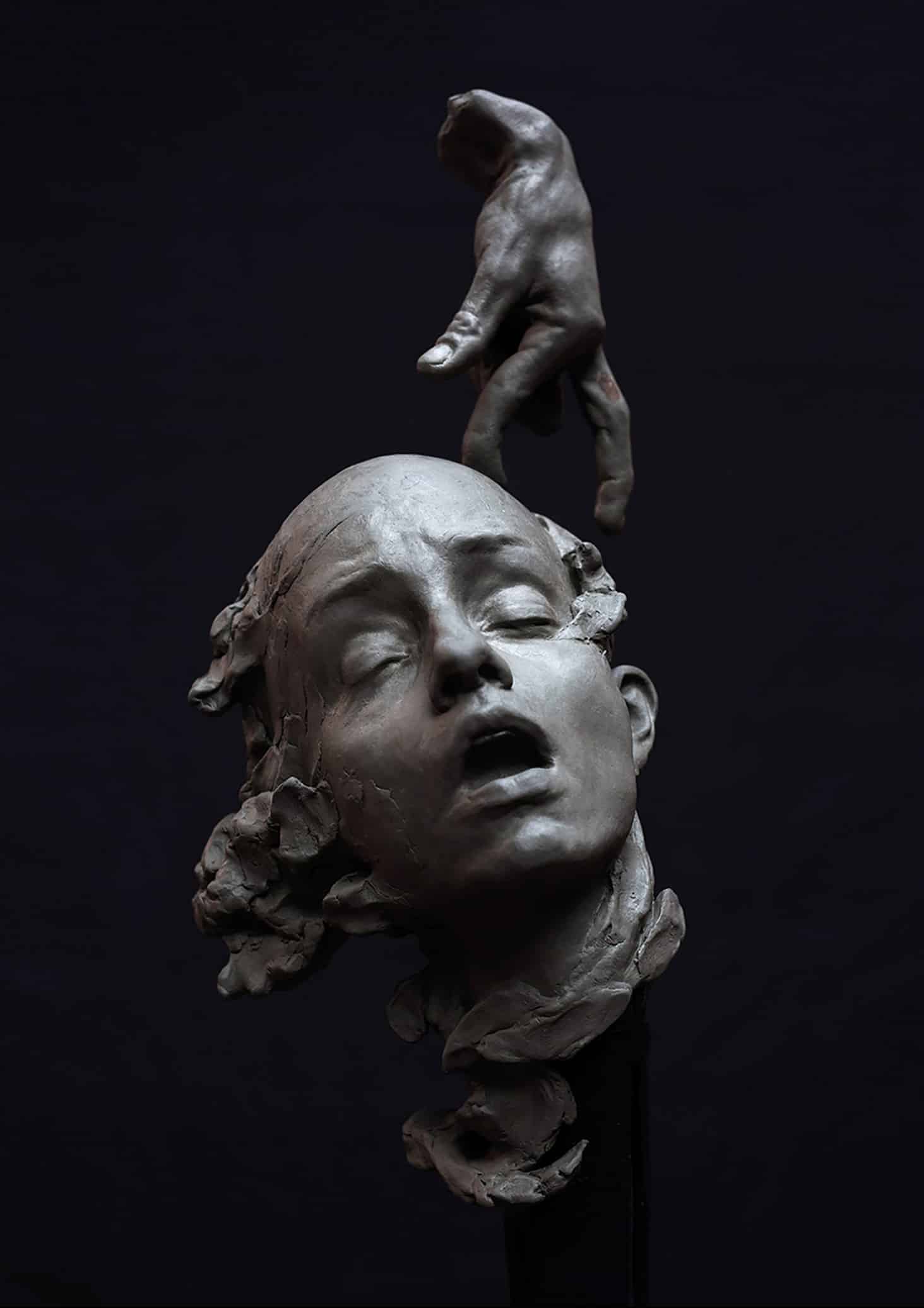 Alexandra Slava, At The Edge, Finished clay, 64 x 23 x 24 cm, 2017