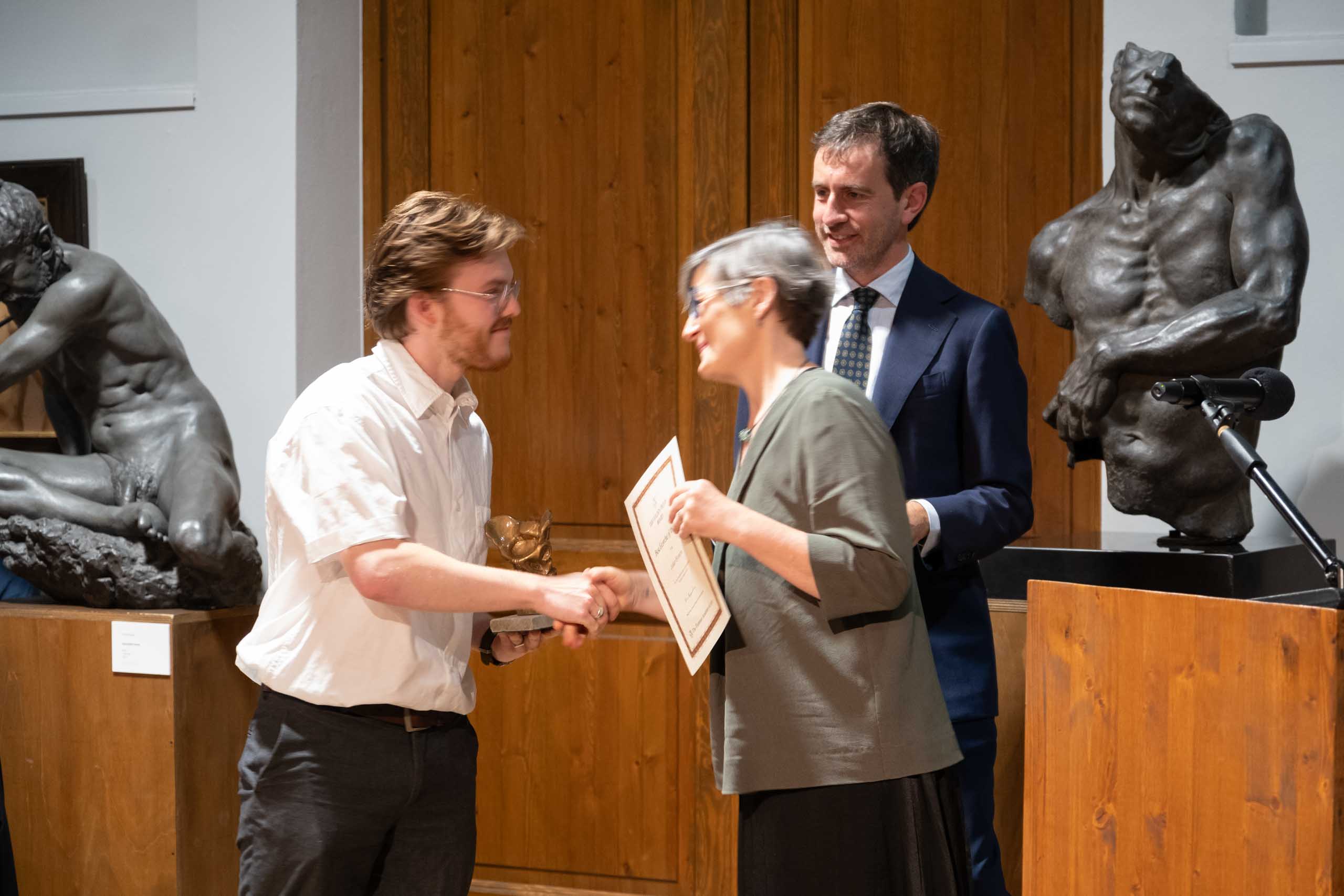 Julien Vincent Browne receives prize The Golden Pelvis for Best Ecorchè from Anatomy Director, Maudie Brady