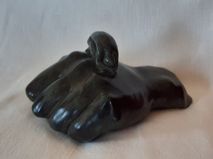 Astrid Gillenius, "Courage", Pigmented plaster, 18x30x15 cm, 2014 Astrid Gillenius, "Courage", Pigmented plaster, 18x30x15 cm, 2014