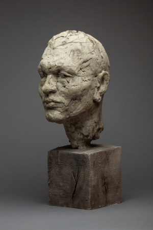 Valentina Zlatarova, "Dash", Cement fondu, 45x25x25 cm, 2012 Valentina Zlatarova, "Dash", Cement fondu, 45x25x25 cm, 2012