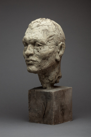 Valentina Zlatarova, "Dash", Cement fondu, 45x25x25 cm, 2012 Valentina Zlatarova, "Dash", Cement fondu, 45x25x25 cm, 2012
