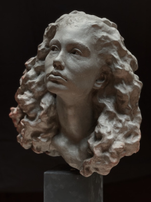 Maudie Brady, "Susannah", Hydroresin, 3/4 life-size, 2020 Maudie Brady, "Susannah", Hydroresin, 3/4 life-size, 2020