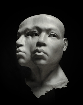 Ange Schmiert, Diprosopus, Clay, 40 x 34 x 28 cm, 2017 Ange Schmiert, Diprosopus, Clay, 40 x 34 x 28 cm, 2017