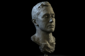 Aubrey Charnell, somnus, clay, 44x26x29, 2018 Aubrey Charnell, somnus, clay, 44x26x29, 2018