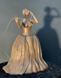 "Hope", Bronze, H36 x W29 x D22 cm, 2021 - 2 Daniela Ferdani, "Hope", Bronze, H36 x W29 x D22 cm, 2021 - 2