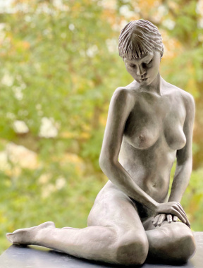 Daniela Ferdani, Nostalgia, Bronze, H45 x W39 x D30 cm, 2015 Daniela Ferdani, Nostalgia, Bronze, H45 x W39 x D30 cm, 2015