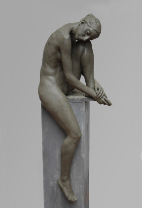 Jana Büttner, Reflection, Clay, 3-4 life size, 2021 Jana Büttner, Reflection, Clay, 3-4 life size, 2021