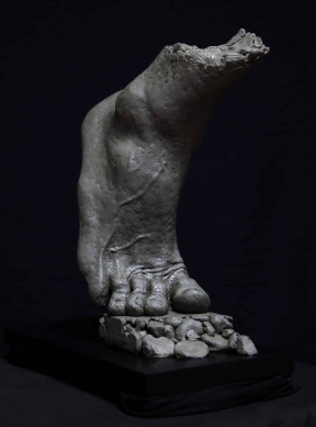 Mathias Bader, Rise, Finished clay, 33 x 20 x 41 cm, 2016 Mathias Bader, Rise, Finished clay, 33 x 20 x 41 cm, 2016