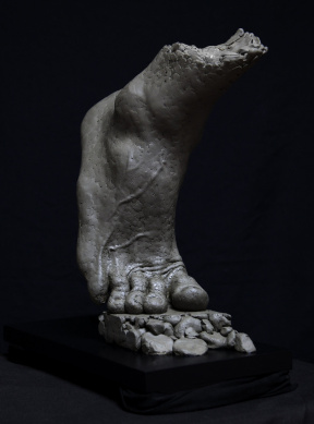 Mathias Bader, Rise, Finished clay, 33 x 20 x 41 cm, 2016 Mathias Bader, Rise, Finished clay, 33 x 20 x 41 cm, 2016