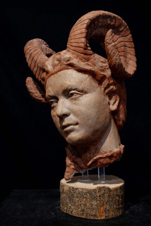 Octavio Palomino "Satyress", Patined plaster, H50 x W35 x D25 cm, 2019. Octavio Palomino "Satyress", Patined plaster, H50 x W35 x D25 cm, 2019.