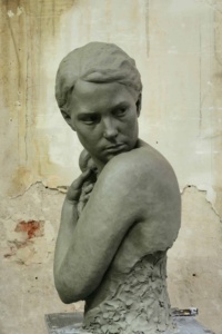 "Amanda", Finished clay, H60 x W31 x D25 cm, 2014 Thor Larsen, "Amanda", Finished clay, H60 x W31 x D25 cm, 2014