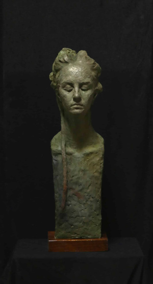 Thor Larsen ‘Ylenia at sleep’ Resin. 60x18x19cm 2019 Thor Larsen ‘Ylenia at sleep’ Resin. 60x18x19cm 2019
