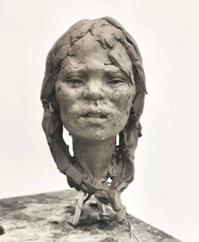 Valentina Zlatarova, Tribes 1, Clay, H20 x W15 x D15 cm, 2021 Valentina Zlatarova, Tribes 1, Clay, H20 x W15 x D15 cm, 2021