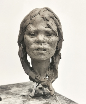 Valentina Zlatarova, Tribes 1, Clay, H20 x W15 x D15 cm, 2021 Valentina Zlatarova, Tribes 1, Clay, H20 x W15 x D15 cm, 2021