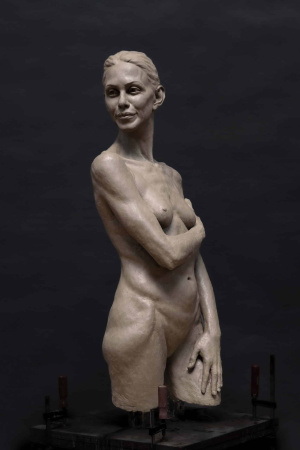 Avi Yosfan, Advanced Sculpture, Third Year, Portrait with hands